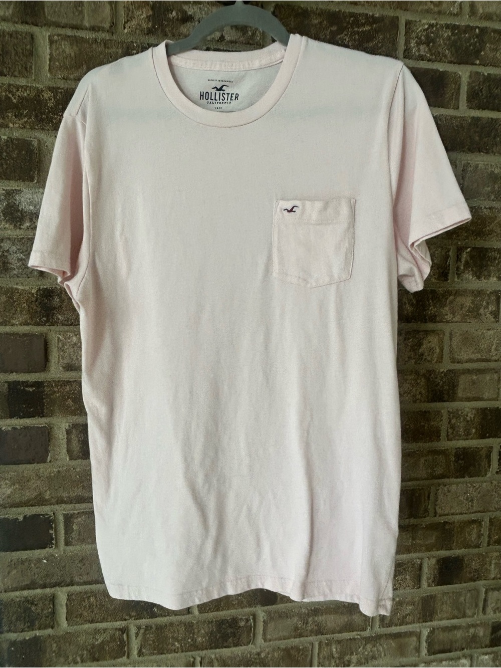 Hollister Pocket Tee Light Pink Crewneck T-Shirt Minimalist California Casual